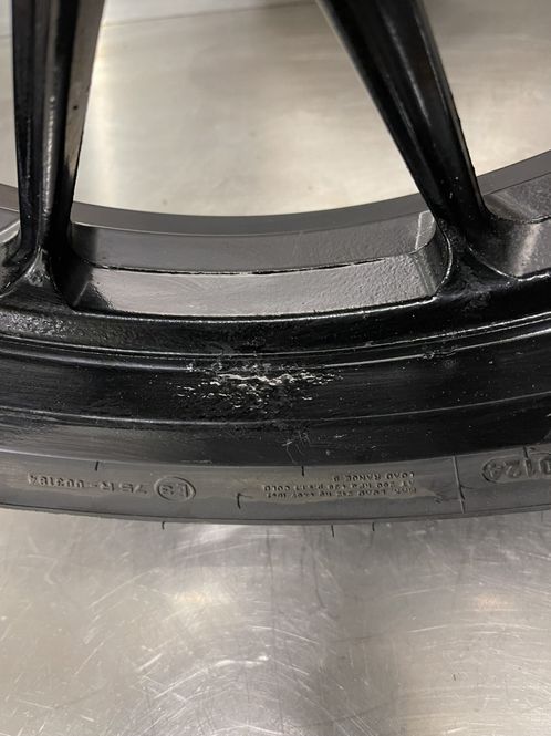 Hovedbilde KTM Duke 125 2020 Framfelg