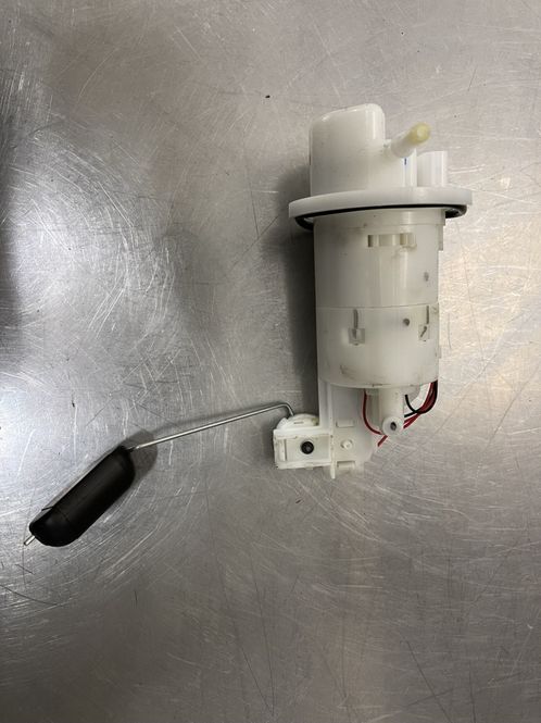Hovedbilde Kawasaki Z125 2024 Bensinpumpe