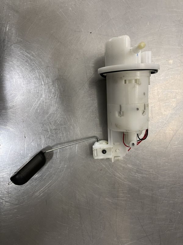 Kawasaki Z125 2024 Bensinpumpe