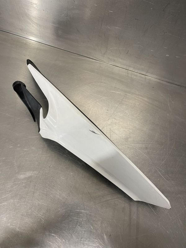 KTM Duke 125 2020 Bak kåpe venstre