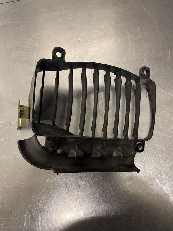 Vespa GTS 250 2006 Radiator deksel høyre 