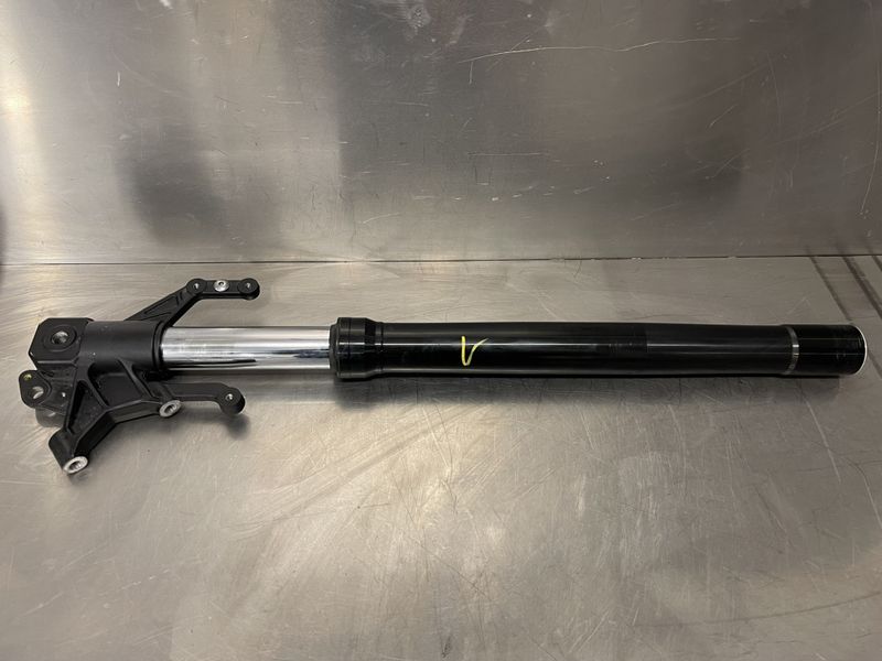 Yamaha MT125 2020-2025 Gaffelbein venstre