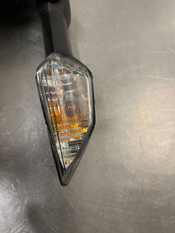 Kawasaki Z125 2024 Blinklys bak venstre