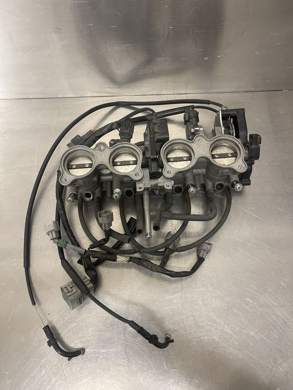 Yamaha FZ8-S 2014 Gasspjeld