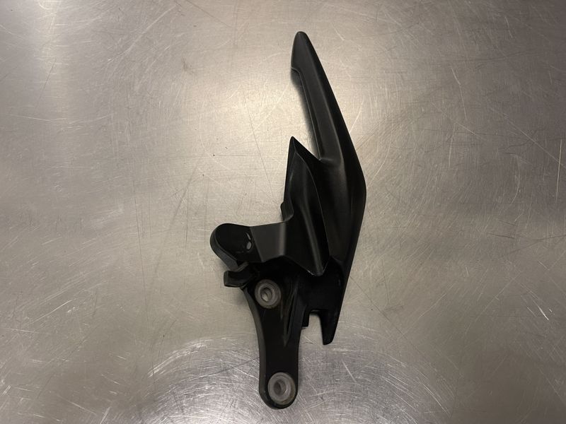 Honda CBR 125 2015 Håndak passasjer bak venstre