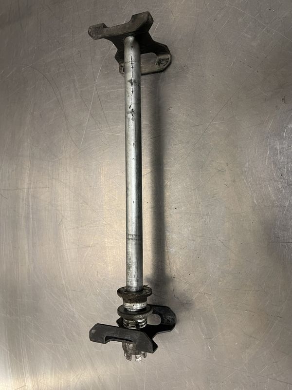 Kawasaki Z125 2021 Hjulaksel bak