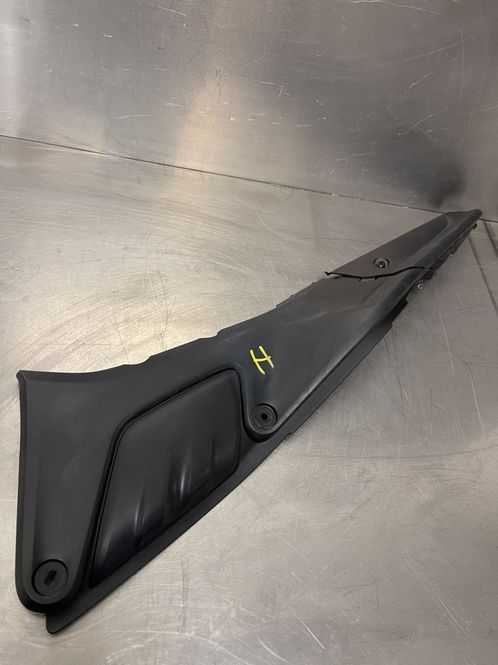 Hovedbilde Yamaha MT125 2020-2025 Kåpe høyre under sal 