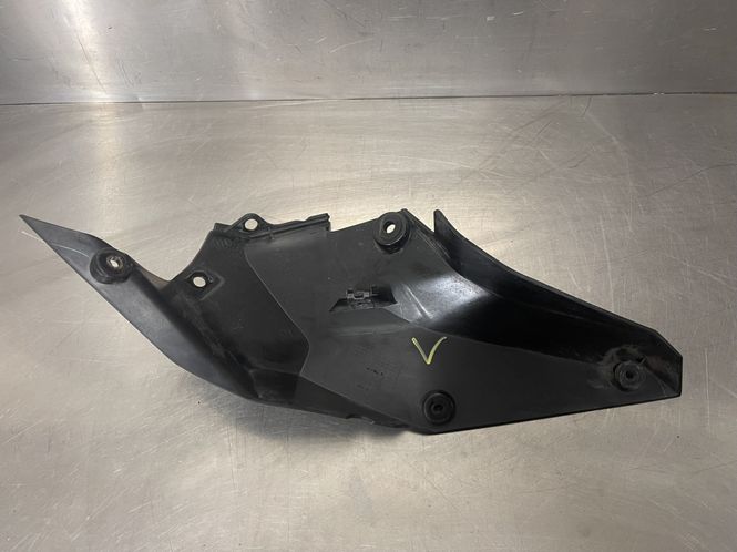 Hovedbilde KTM Duke 125 2017 Tank kåpe foran venstre 