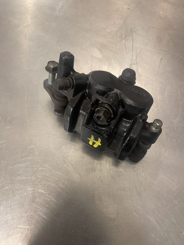 Honda CBR 125 2015 Bremsecaliper foran høyre 