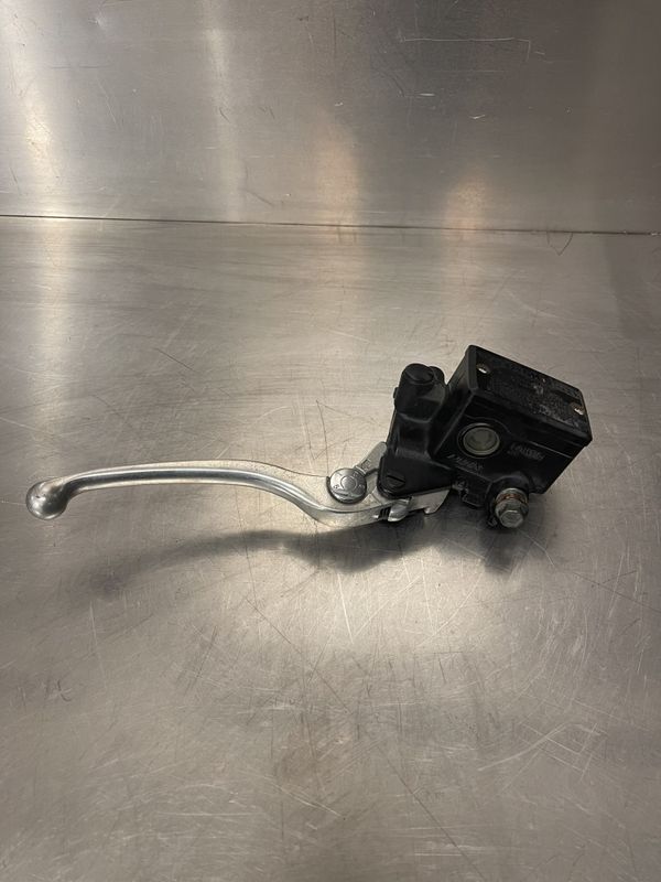 Yamaha FZS 600 Fazer 2002 Bremsepumpe frambrems 