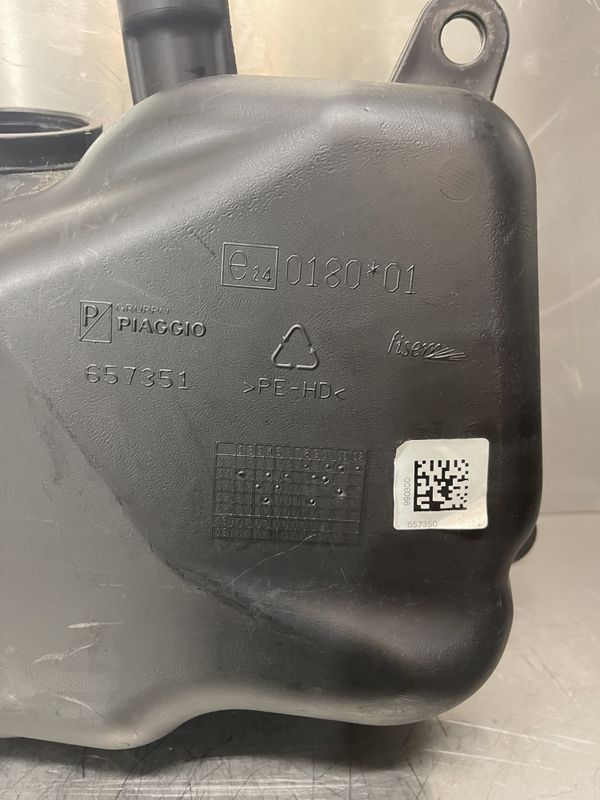 Piaggio MP3 300 2014 Bensintank 