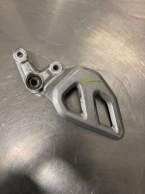 Hovedbilde Yamaha MT125 2020-2025 Brakett forhviler fører venstre 
