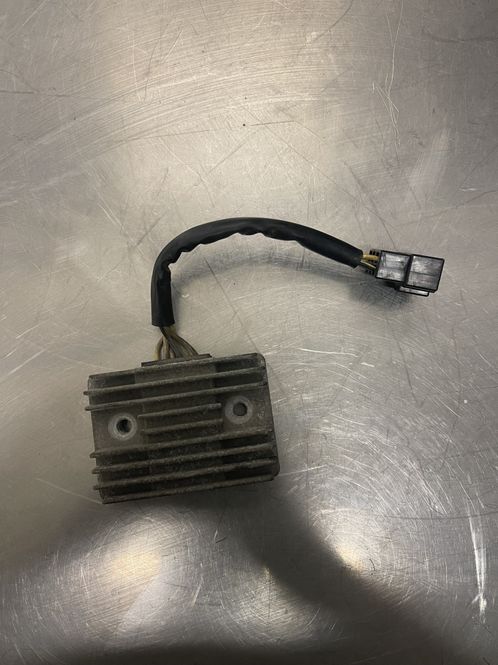Hovedbilde Kawasaki ER5 2001 Spenningsregulator
