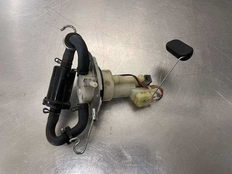 Honda CBR 125 2015 Bensinpumpe