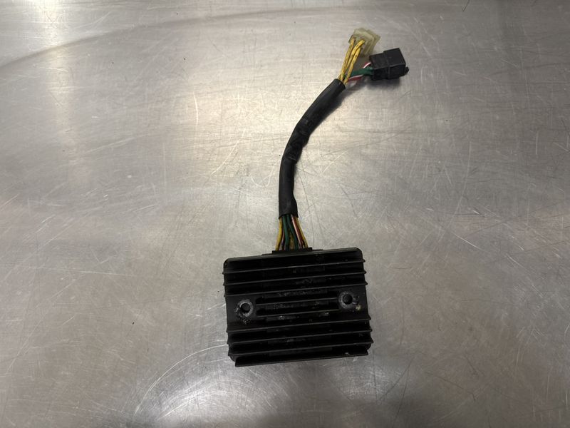 Ducati Scrambler 800 2019 Cafe Racer Spenningsregulator