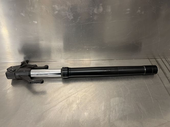 Hovedbilde Yamaha MT125 2020-2025 Gaffelbein venstre
